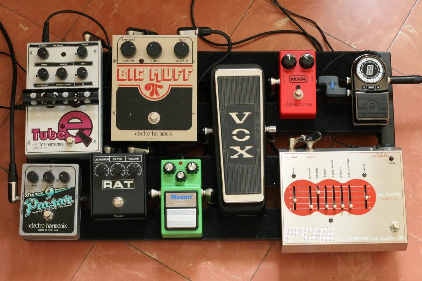 Pedalboard_995939579-848x565